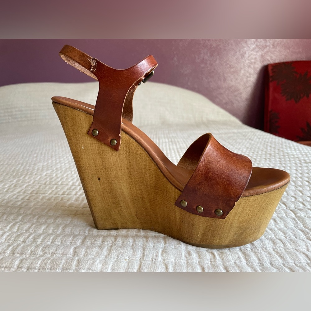 Steve Madden Platform Leather Wedge “Behold” in Cognac size 10